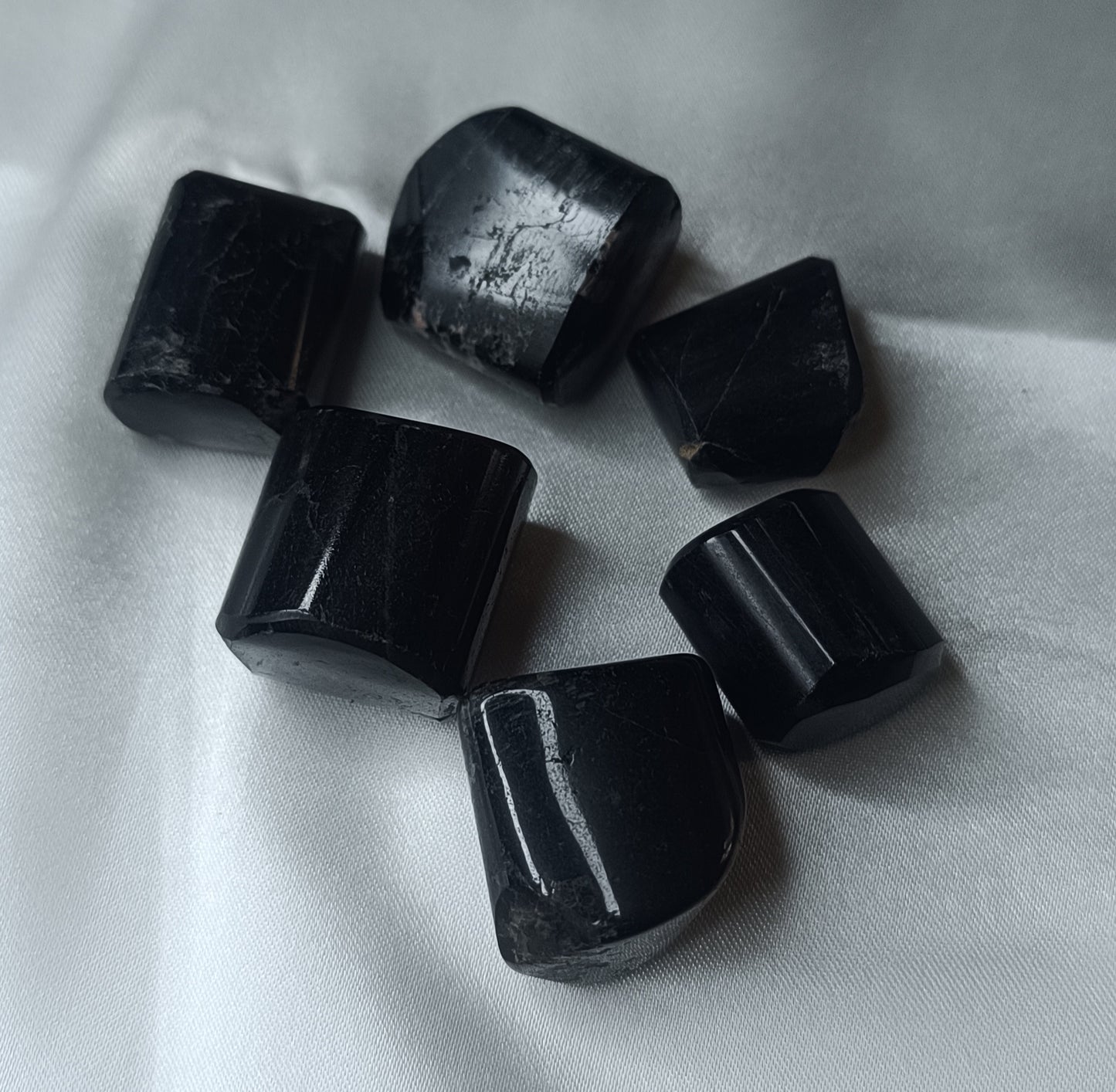 đź–¤ Black Tourmaline Tumbles (100 g Pack)